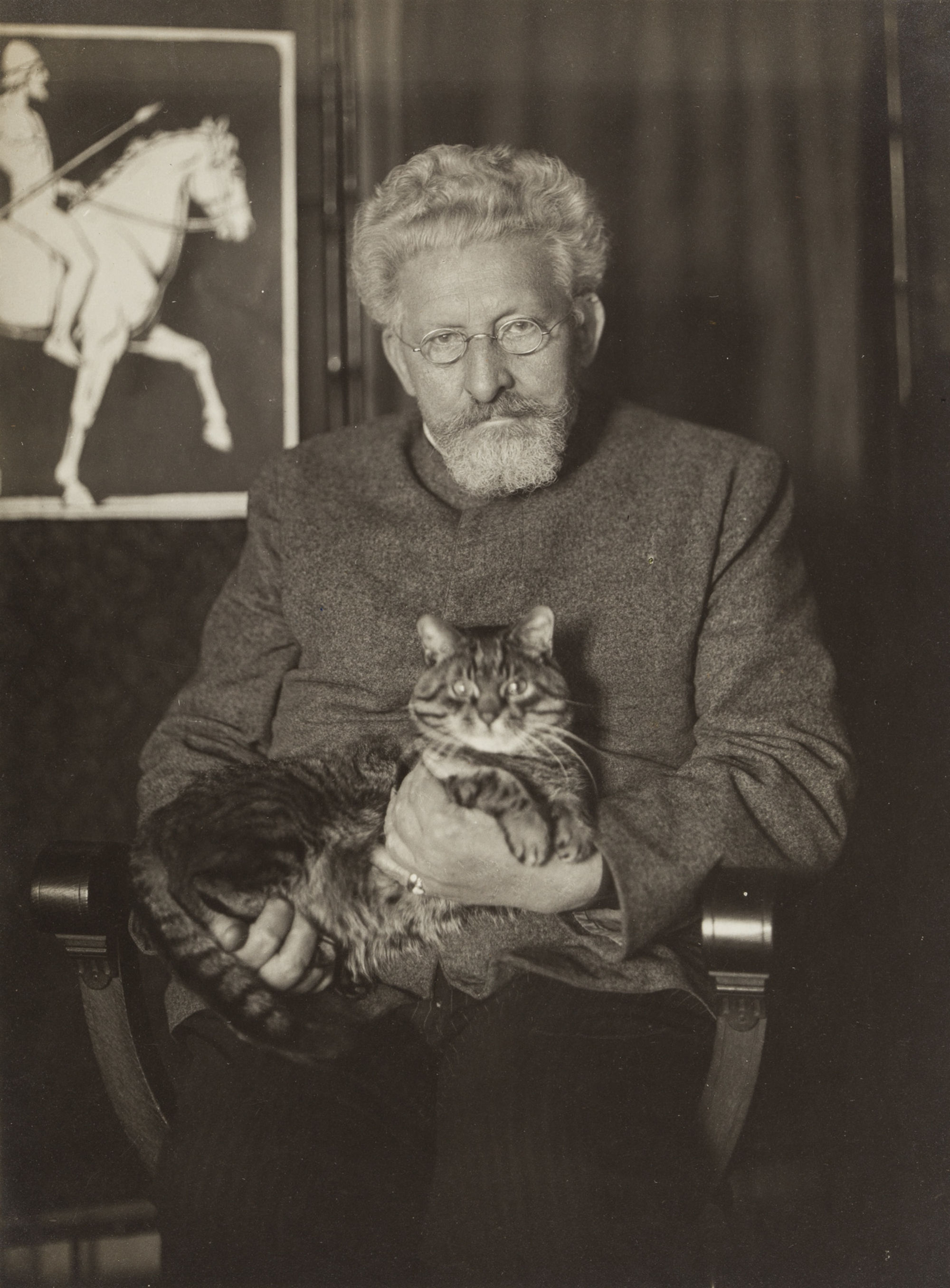 Michael Georg Conrad avec son chat
